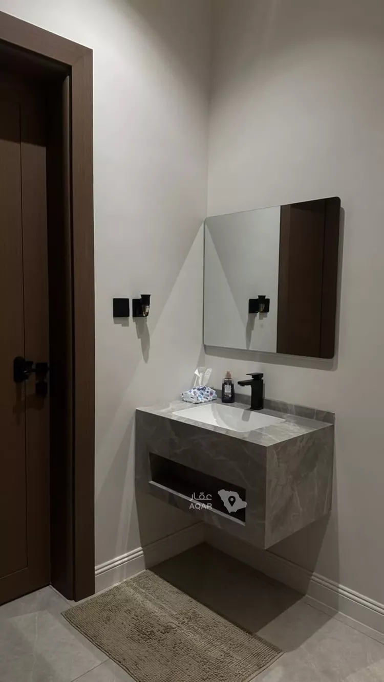 Floor for Rent in Riyadh Al Qadisiyah 5