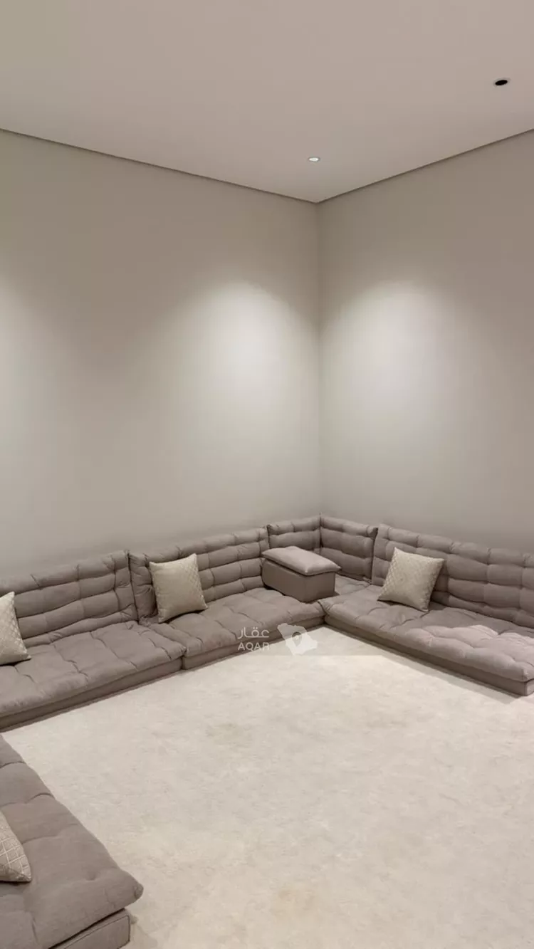 Floor for Rent in Riyadh Al Qadisiyah 7