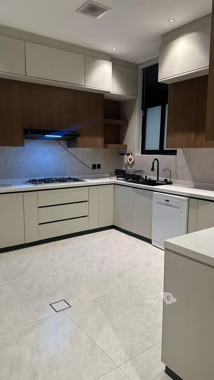 Floor for Rent in Riyadh Al Qadisiyah 6