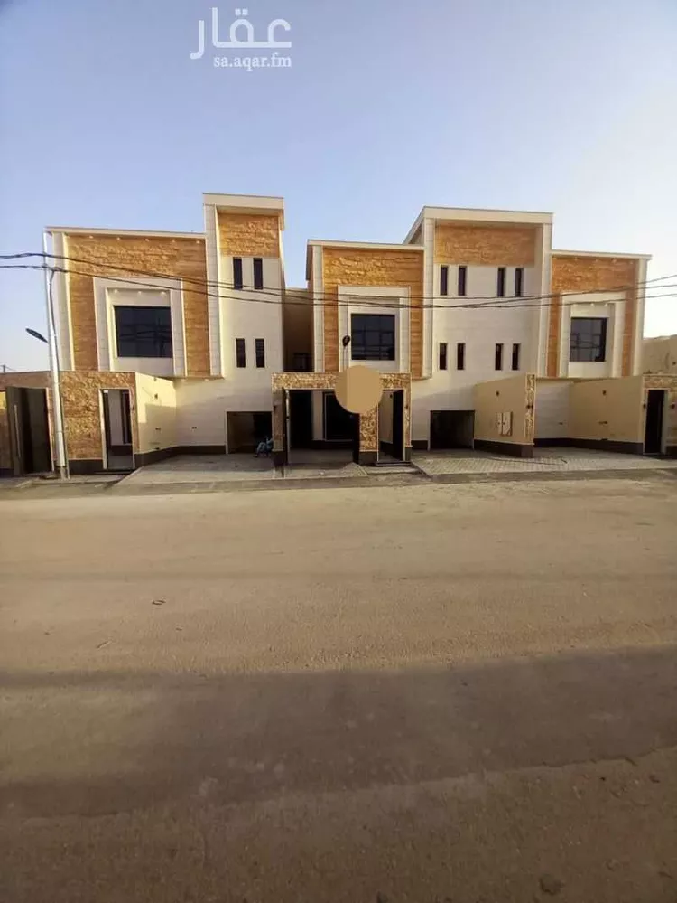 دور للبيع في شارع رافع بن يزيد, حي الورود, مدينة المزاحمية, منطقة الرياض