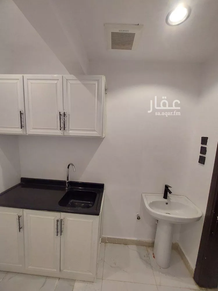 شقة للإيجار في شارع شجاع بن وهب, حي العليا, مدينة الرياض, منطقة الرياض صورة 4