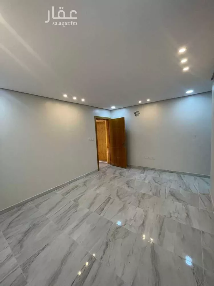 عمارة للبيع في شارع العزيزية 38, حي العزيزية, مدينة الجبيل, المنطقة الشرقية صورة 4