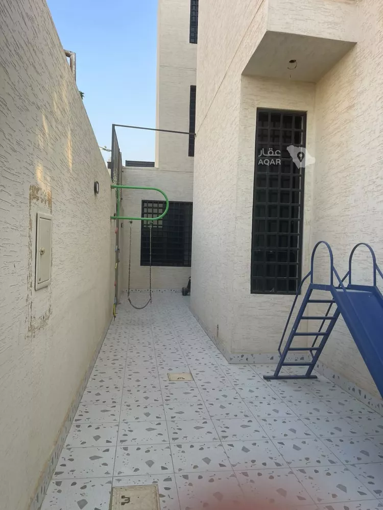 فيلا للبيع في شارع الحسين بن خالوية, حي المهدية, مدينة الرياض, منطقة الرياض 4