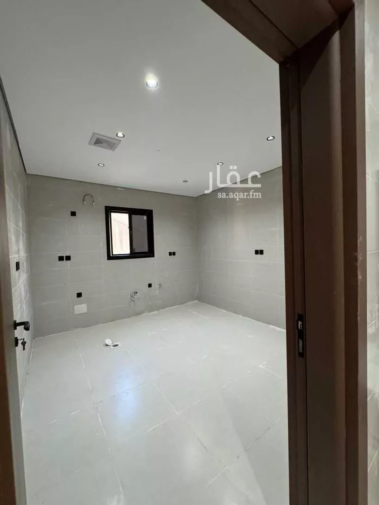 شقة للبيع في شارع خديجة بنت خويلد, حي السويس 1, مدينة جازان, منطقة جازان صورة 3