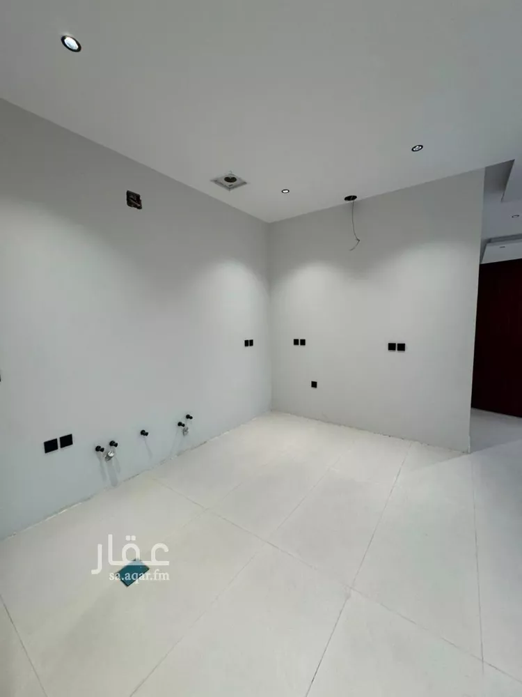 دور للبيع في شارع محمود الجويني, حي العارض, مدينة الرياض, منطقة الرياض صورة 2