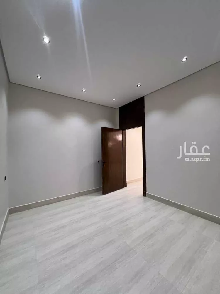 دور للبيع في شارع تقي الدين بن حزن, حي طويق, مدينة الرياض, منطقة الرياض 8