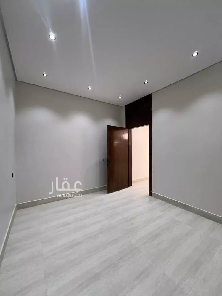 دور للبيع في شارع تقي الدين بن حزن, حي طويق, مدينة الرياض, منطقة الرياض 8