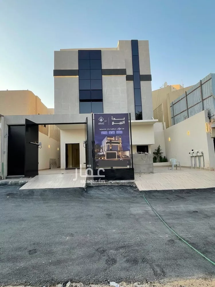 Floor for Sale in Riyadh Umm Al Hamam Al Gharbi