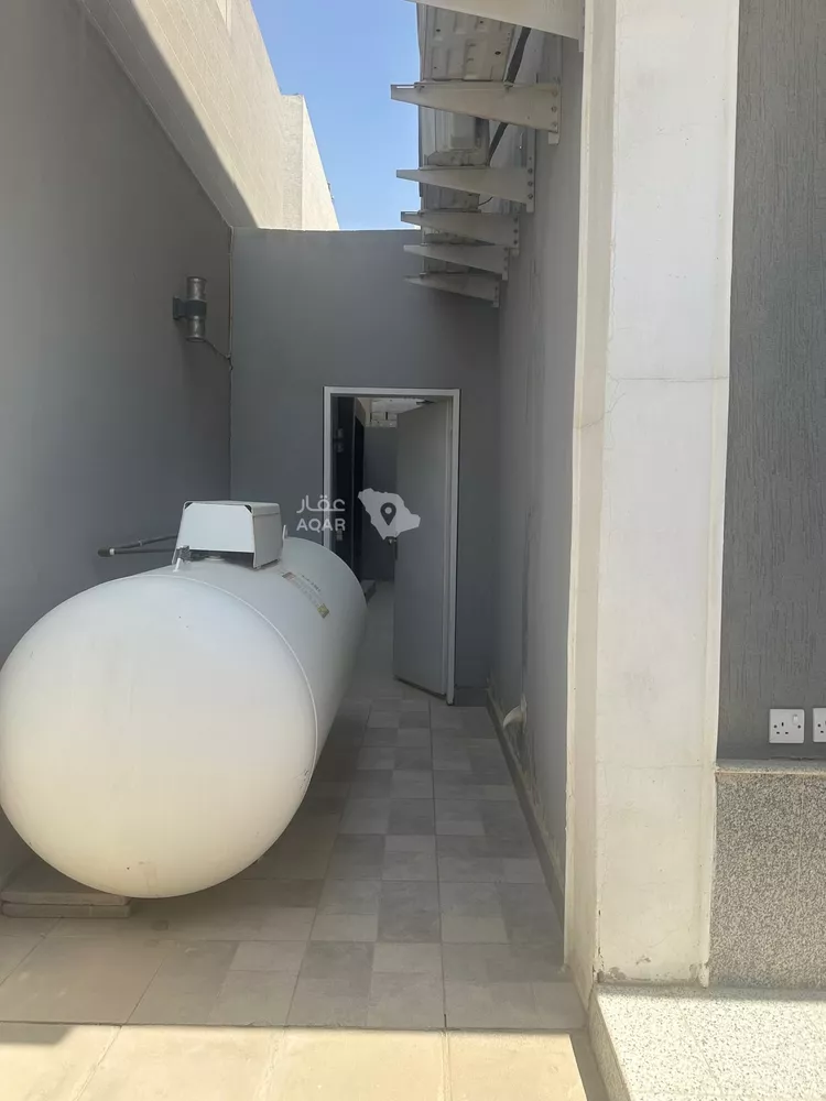 شقة للإيجار في شارع أبي الحسن الزنبقي, حي عرقة, مدينة الرياض, منطقة الرياض 18