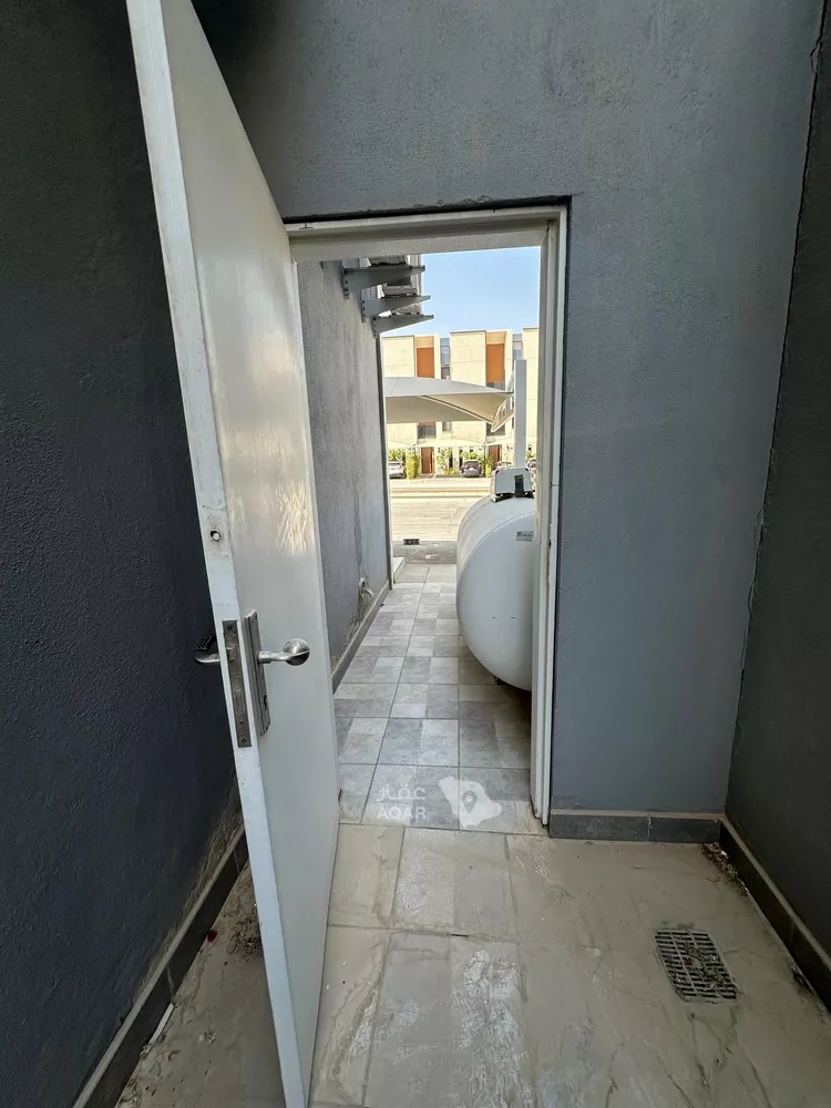 شقة للإيجار في شارع أبي الحسن الزنبقي, حي عرقة, مدينة الرياض, منطقة الرياض 22