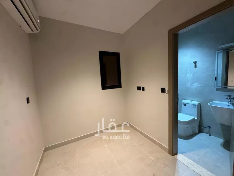 فيلا للإيجار في شارع سهيل بن رافع, حي مطار الملك خالد الدولي, مدينة الرياض, منطقة الرياض 25