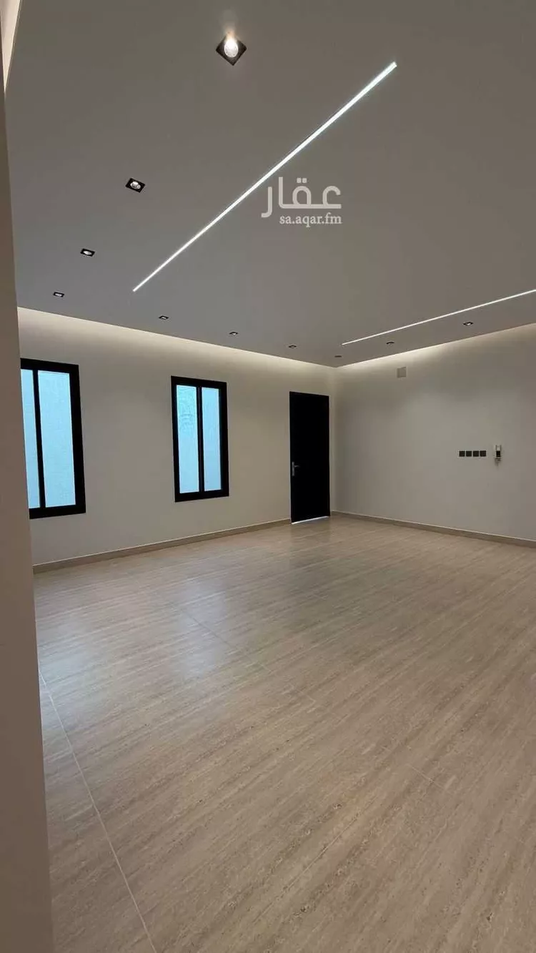 Floor for Sale in Riyadh Al Khaleej 9