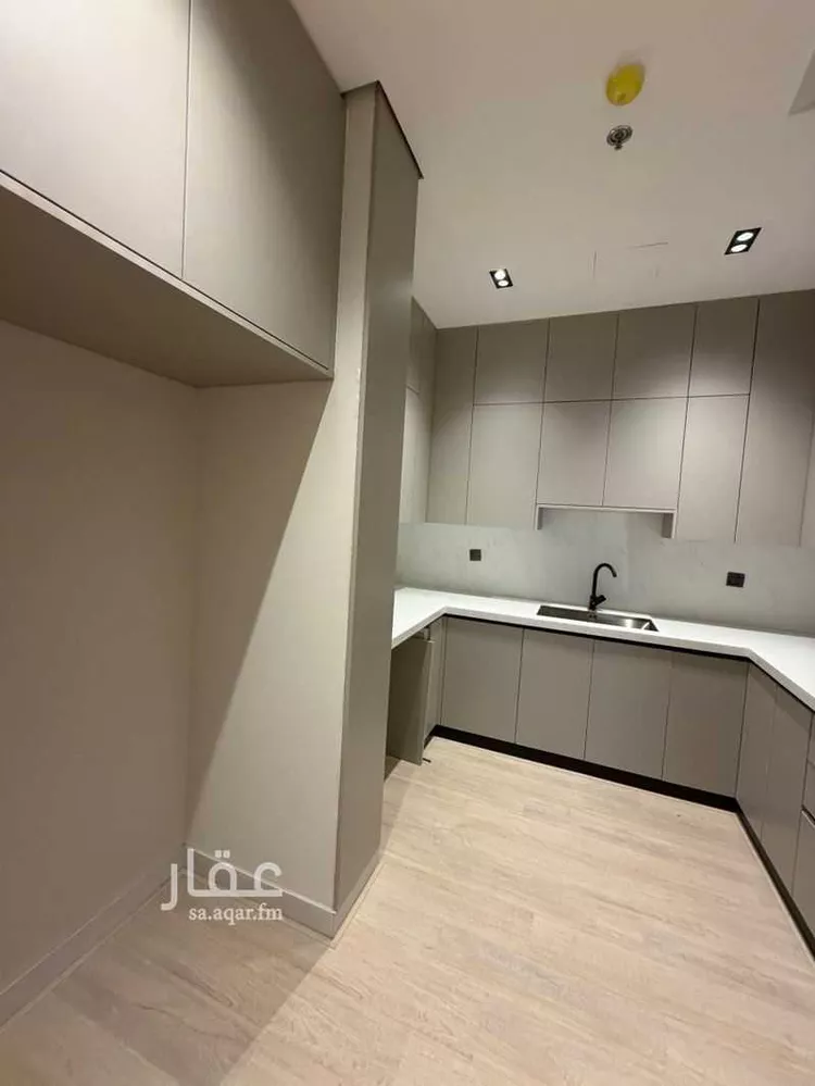 شقة للإيجار في شارع سكاكا, حي الحمراء, مدينة الخبر, المنطقة الشرقية 9