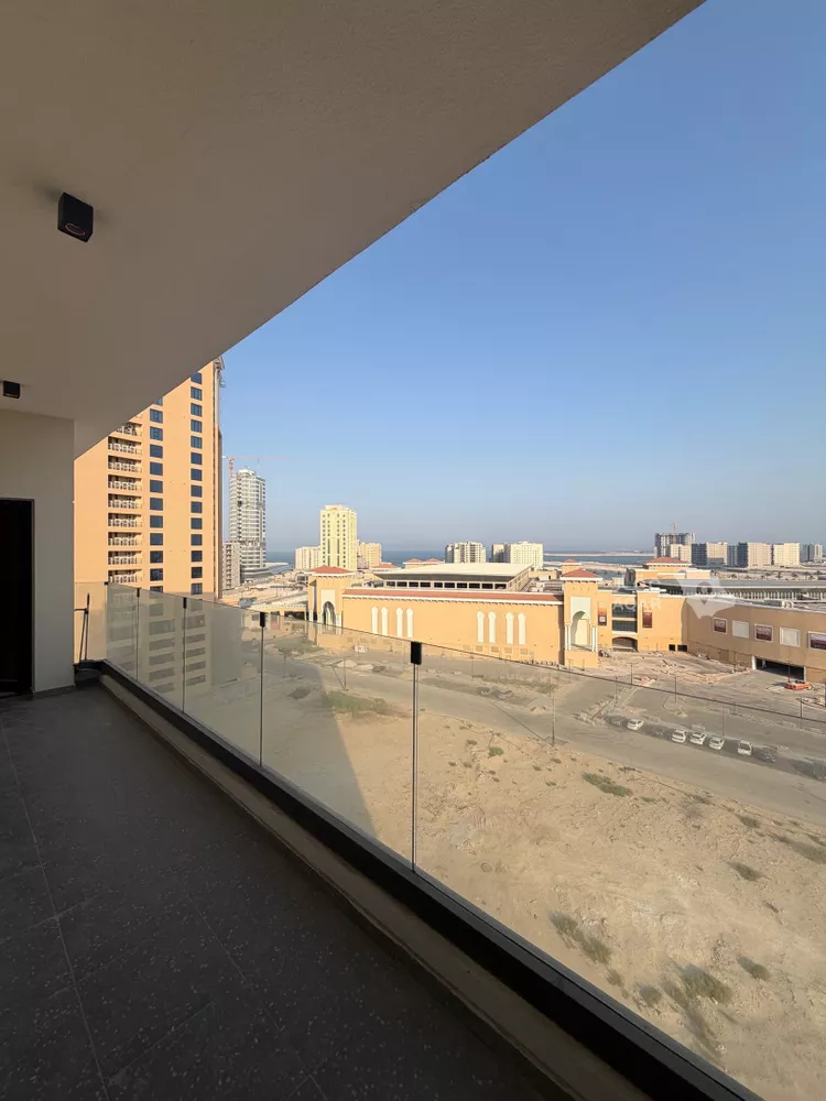 شقة للإيجار في شارع سكاكا, حي الحمراء, مدينة الخبر, المنطقة الشرقية 7