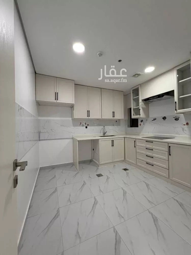 شقة للإيجار في شارع 13ا, حي الحمراء, مدينة الخبر, المنطقة الشرقية صورة 3