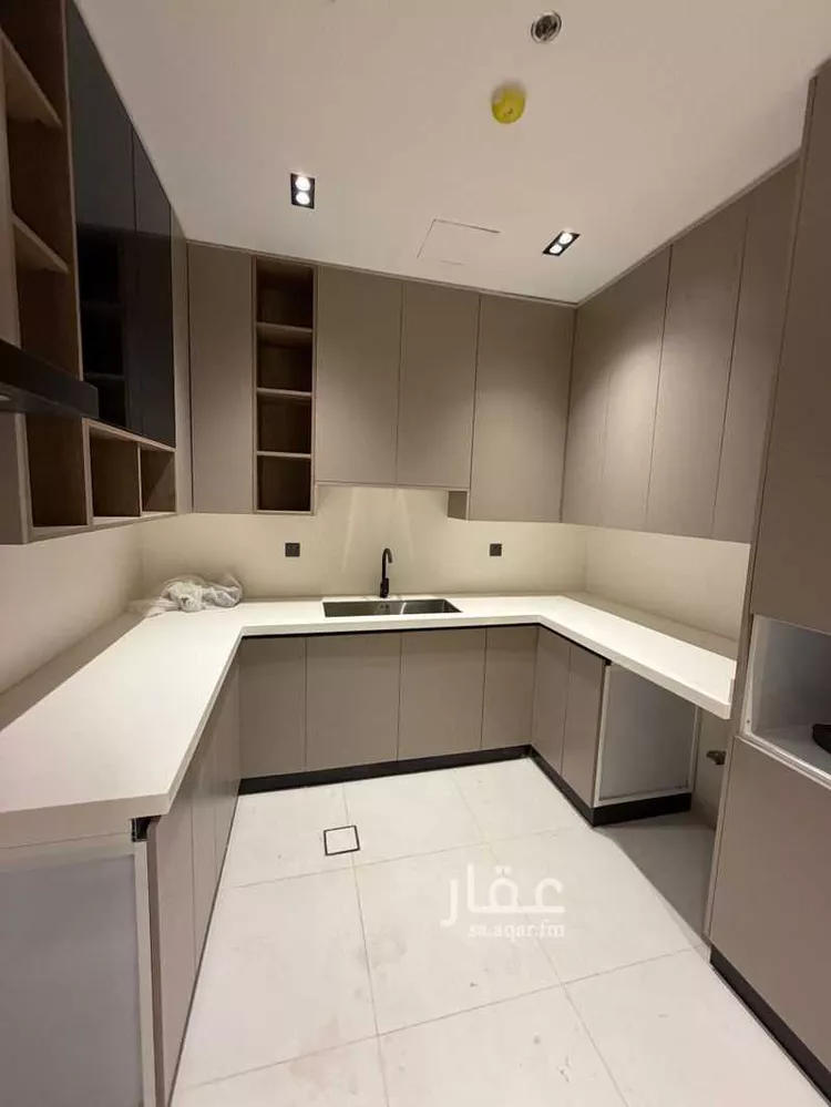شقة للإيجار في شارع سكاكا, حي الحمراء, مدينة الخبر, المنطقة الشرقية 9