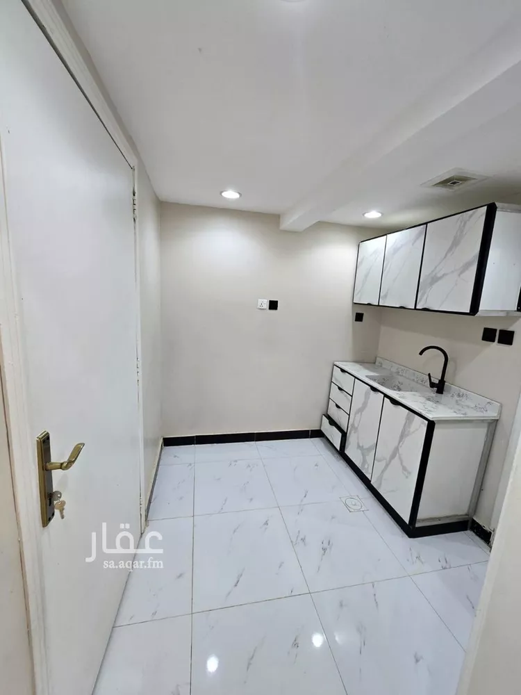 شقة للإيجار في شارع الشيخ حسن بن حسين بن علي, حي الملك فيصل, مدينة الرياض, منطقة الرياض