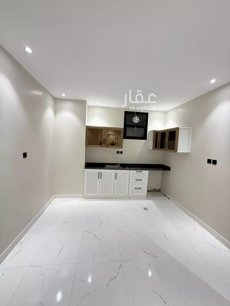 شقة للإيجار في شارع عبدالله ابن سعود ابن عبدالعزيز, حي إشبيلية, مدينة الرياض, منطقة الرياض