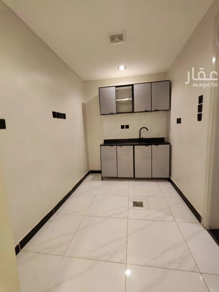 شقة للإيجار في شارع إسماعيل بن مبارك, حي الإزدهار, مدينة الرياض, منطقة الرياض صورة 4