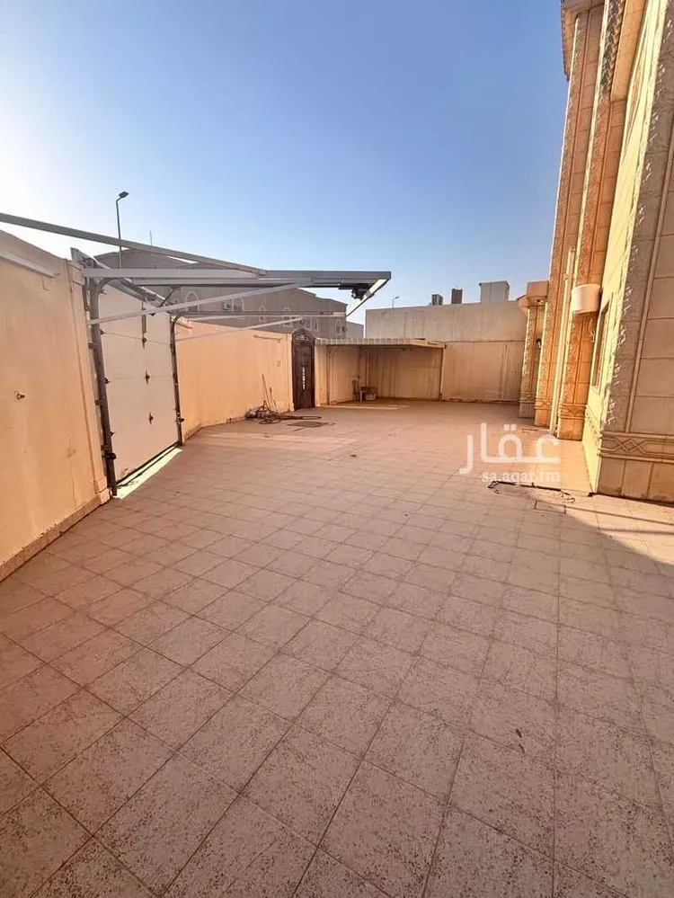 فيلا للإيجار في شارع 3263986, حي الريان, مدينة عنيزة, منطقة القصيم 8