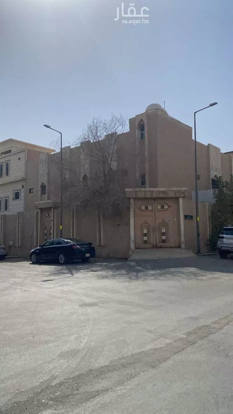 Building for Sale in Riyadh Al Uraija Al Wusta