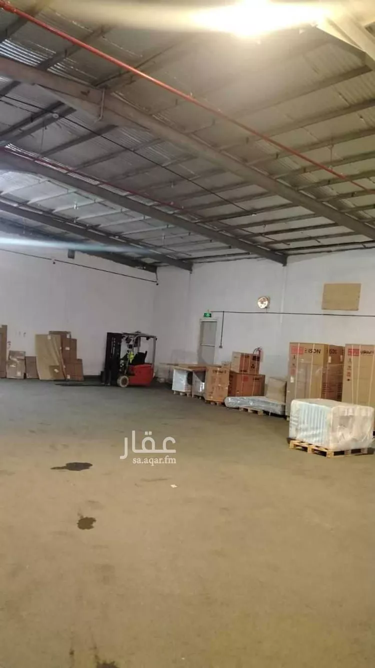 مستودع للإيجار في شارع 13132941, حي المصيف, مدينة الباحة, منطقة الباحة