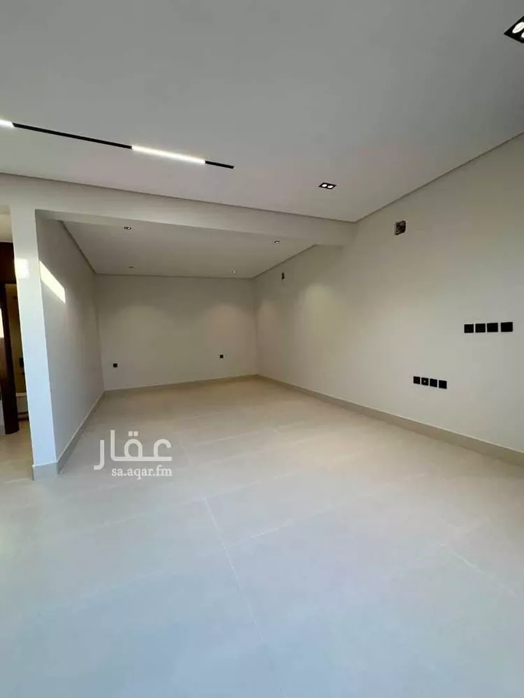 فيلا للبيع في شارع القلانسي, حي شبرا, مدينة الرياض, منطقة الرياض 18