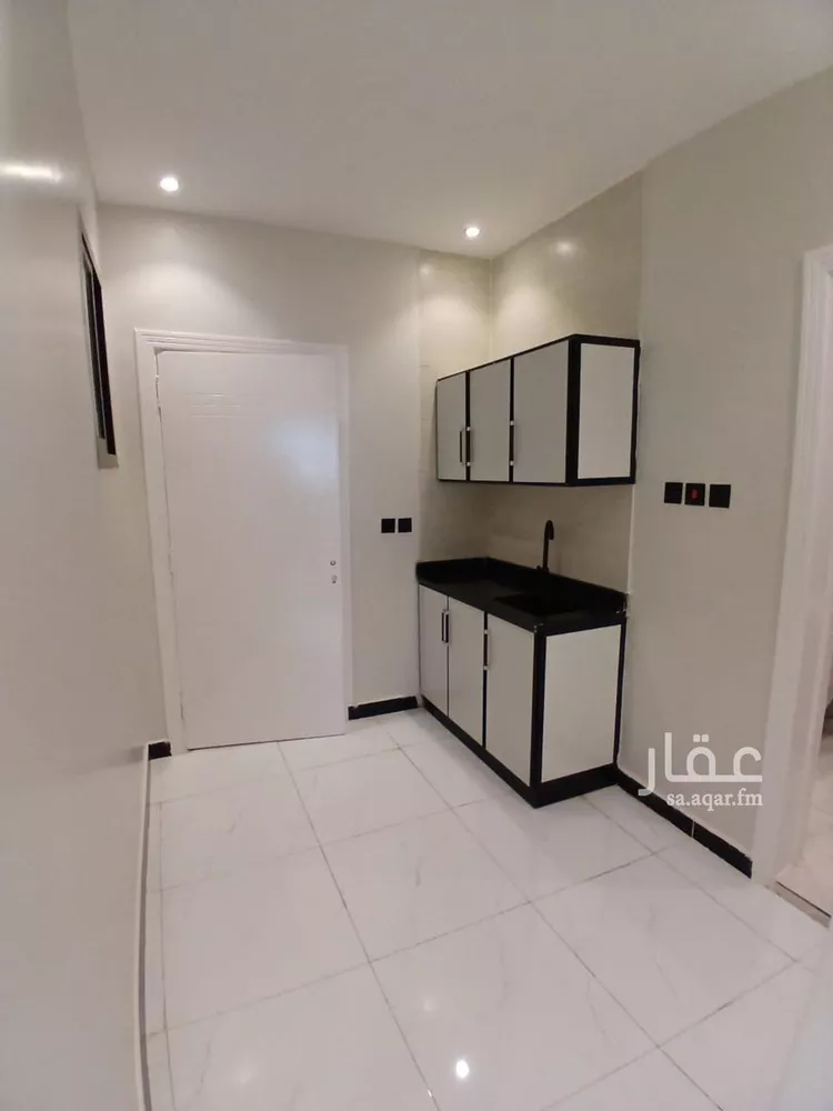 شقة للإيجار في شارع الشيخ حسن بن حسين بن علي, حي الملك فيصل, مدينة الرياض, منطقة الرياض صورة 4