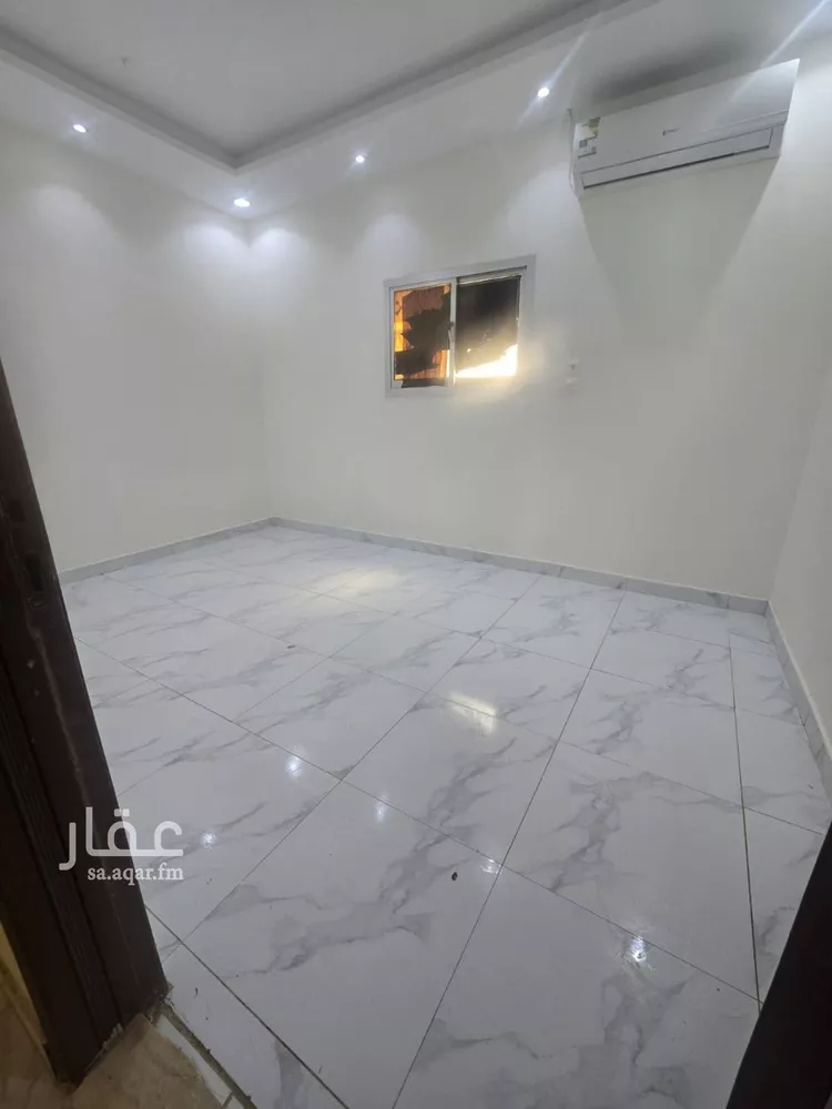 شقة للإيجار في شارع الشيخ حسن بن حسين بن علي, حي الملك فيصل, مدينة الرياض, منطقة الرياض 8