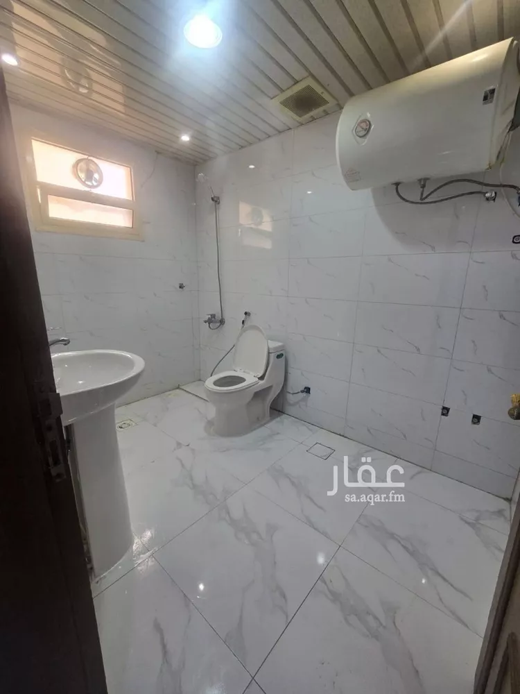 شقة للإيجار في شارع الشيخ حسن بن حسين بن علي, حي الملك فيصل, مدينة الرياض, منطقة الرياض صورة 2