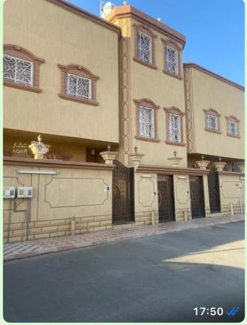 عمارة للبيع في شارع اليزيد ابن عبدالله ، حي العريسة ، مخطط العريسة الجنوبي ، منطقة نجران