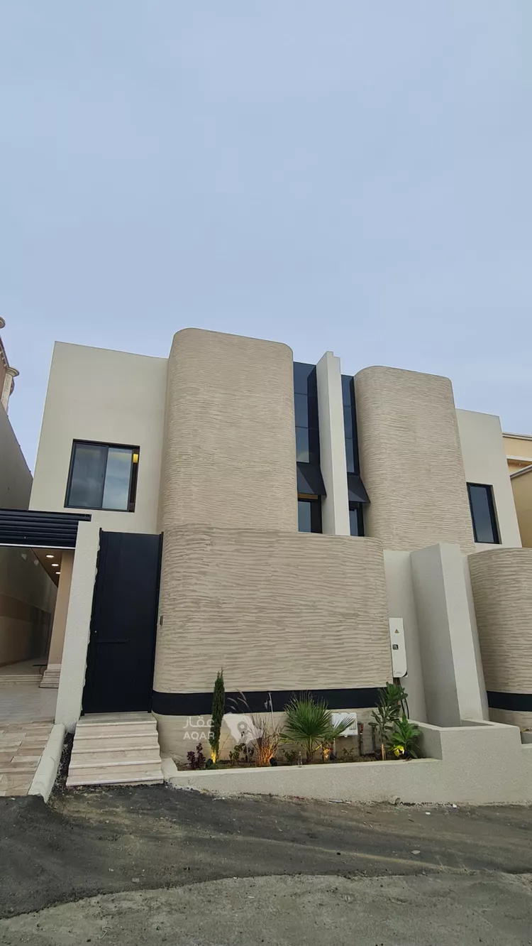 فيلا للبيع في شارع خالد ابن معدان, حي الشرف, مدينة خميس مشيط, منطقة عسير 2