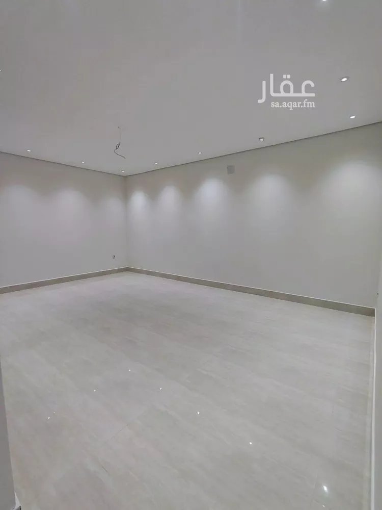 فيلا للبيع في شارع المعراج, حي الأمواج, مدينة الخبر, المنطقة الشرقية صورة 2