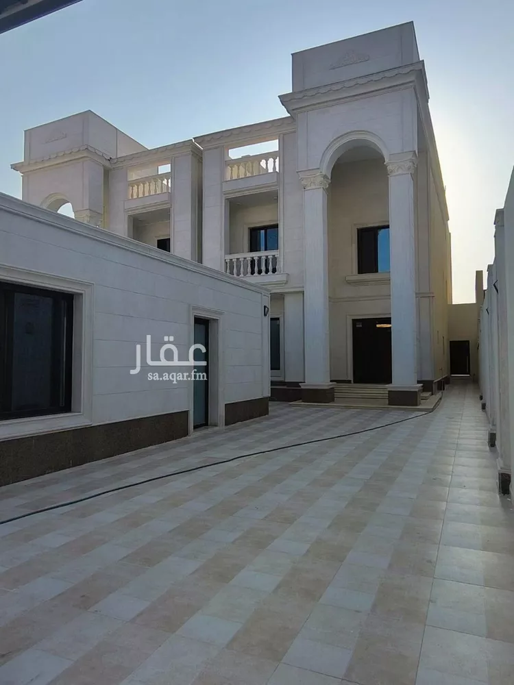 فيلا للبيع في شارع عبدالرحمن ابن كعب الانصاري, حي العقيق, مدينة الخبر, المنطقة الشرقية صورة 2