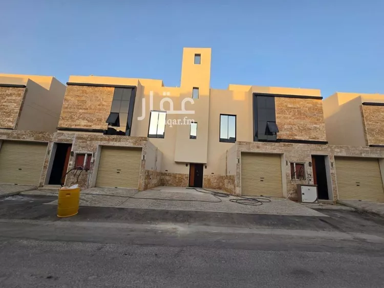 فيلا للبيع في شارع عاقل بن حبيب, حي عكاظ, مدينة الرياض, منطقة الرياض 12