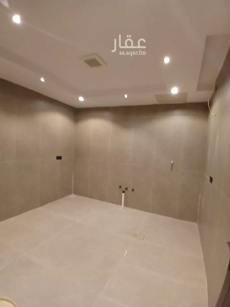 فيلا للبيع في شارع عاقل بن حبيب, حي عكاظ, مدينة الرياض, منطقة الرياض 11