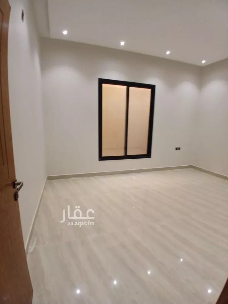 دور للبيع في شارع سعيد الماجد, حي عكاظ, مدينة الرياض, منطقة الرياض صورة 5