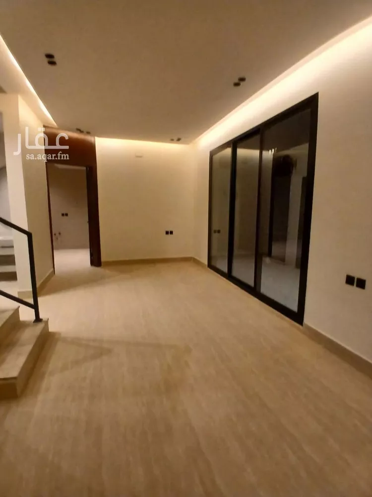 فيلا للبيع في شارع حميد الطويل, حي عكاظ, مدينة الرياض, منطقة الرياض صورة 3
