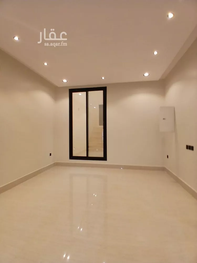 فيلا للبيع في شارع عاقل بن حبيب, حي عكاظ, مدينة الرياض, منطقة الرياض 8
