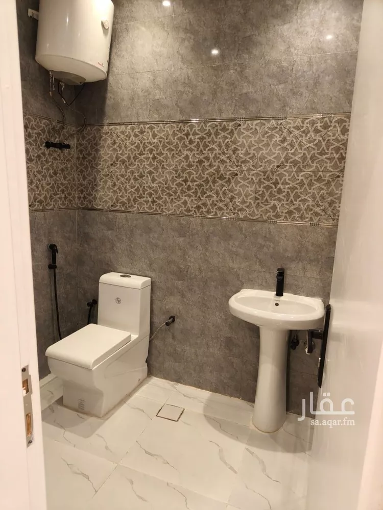 شقة للإيجار في شارع إسماعيل بن مبارك, حي الإزدهار, مدينة الرياض, منطقة الرياض 7