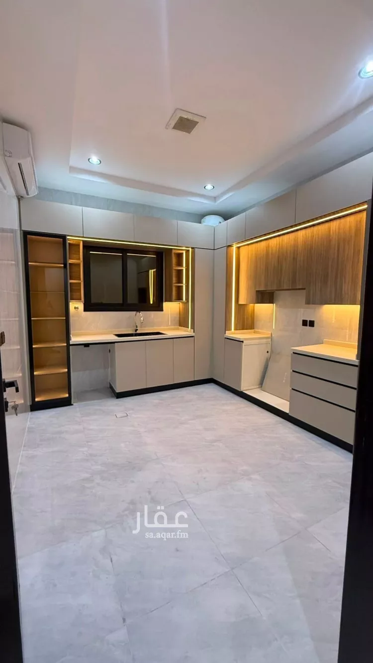 Floor for Rent in Riyadh Al Janadriyah