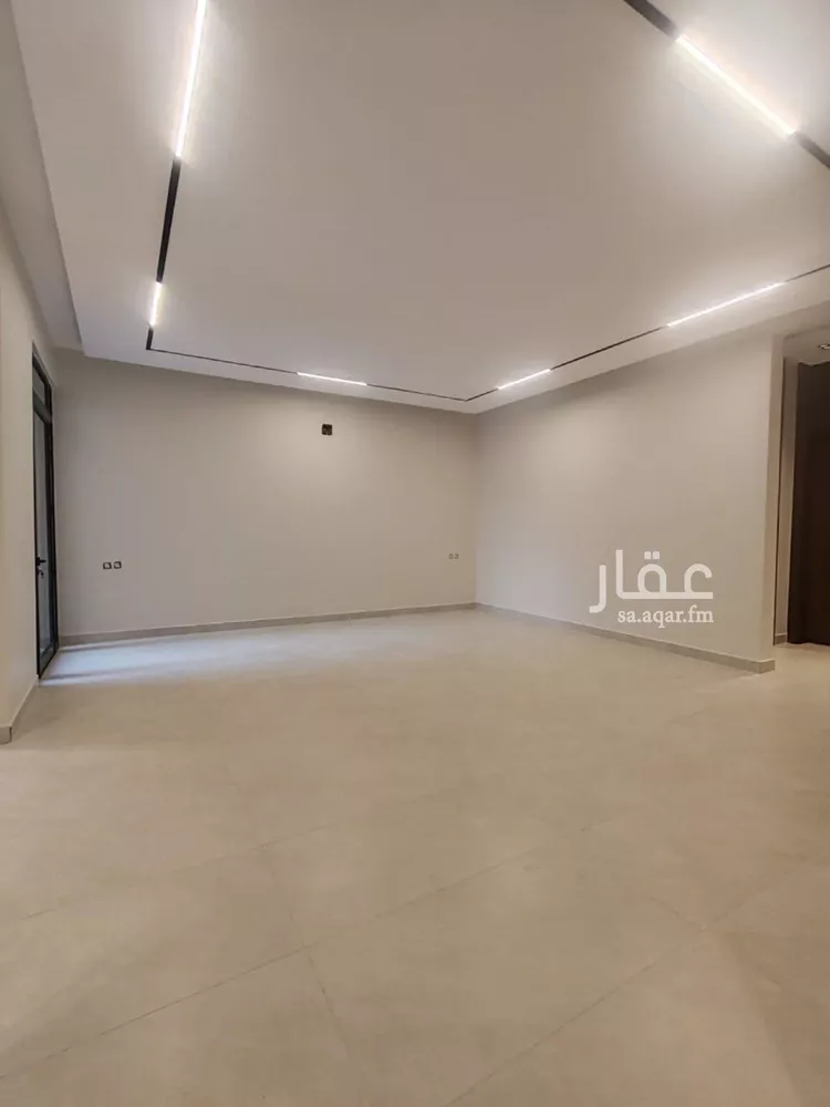 Floor for Sale in Riyadh Al Khaleej 8