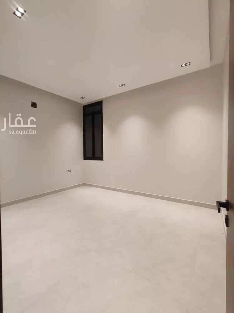 Floor for Sale in Riyadh Al Khaleej 6
