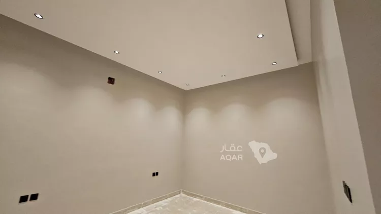 Floor for Sale in Riyadh King Faisal 14