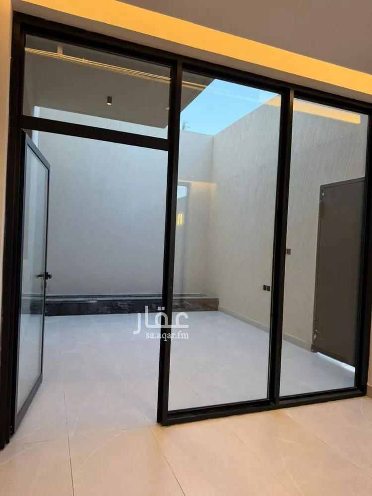 فيلا للبيع في شارع رقم 528, حي النرجس, مدينة الرياض, منطقة الرياض 15