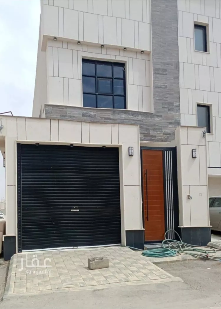 Floor for Sale in Riyadh Al Janadriyah