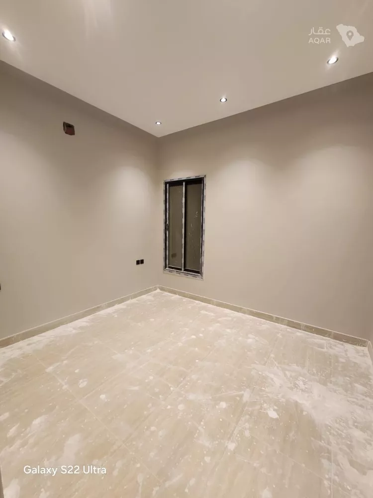 Floor for Sale in Riyadh King Faisal 11
