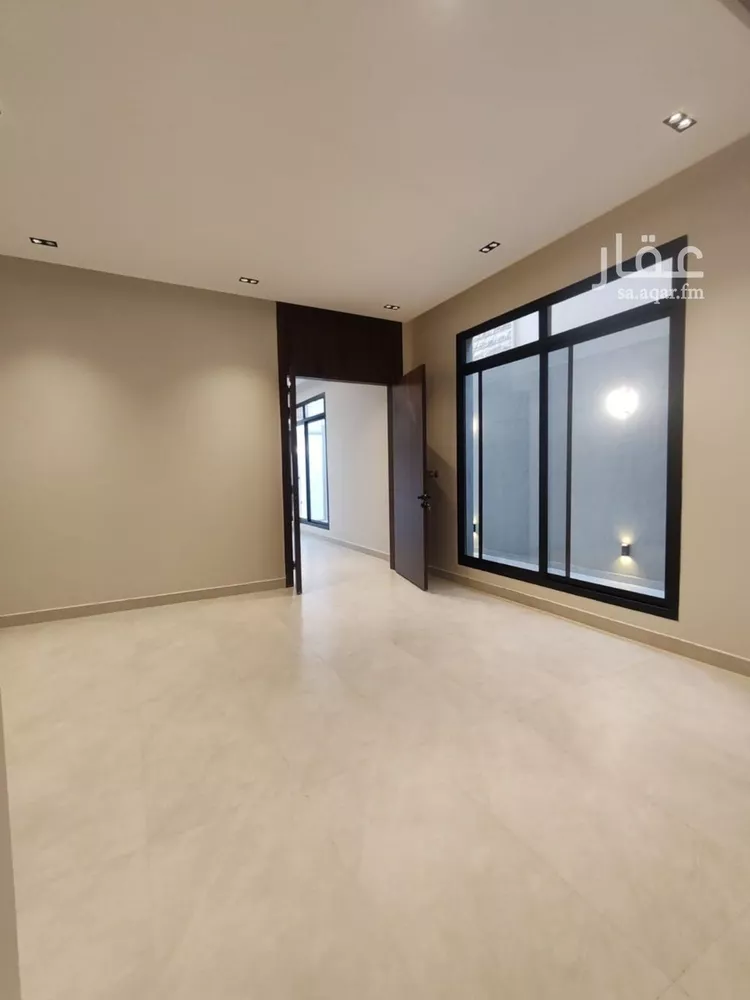 Floor for Sale in Riyadh Al Khaleej 8