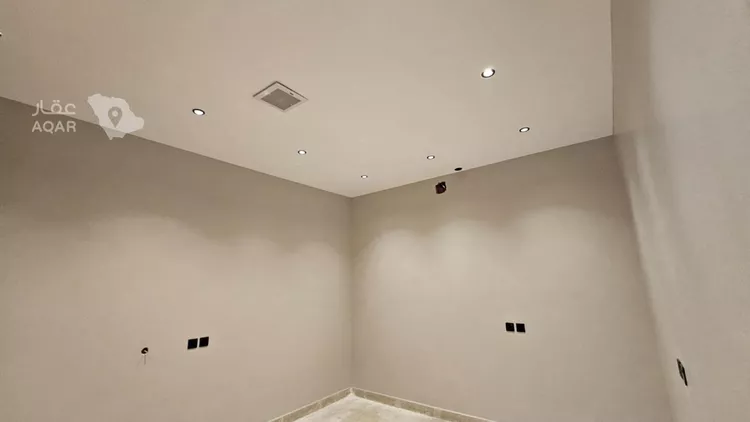 Floor for Sale in Riyadh King Faisal 12