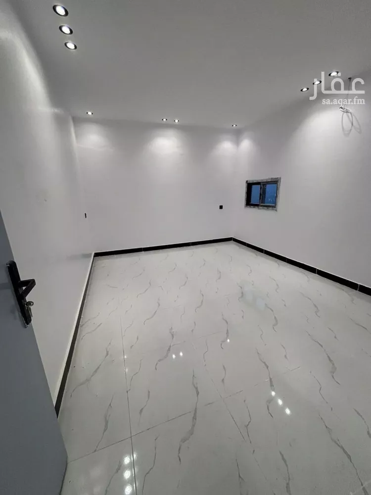 شقة للإيجار في شارع الشيخ حسن بن حسين بن علي, حي الملك فيصل, مدينة الرياض, منطقة الرياض صورة 2